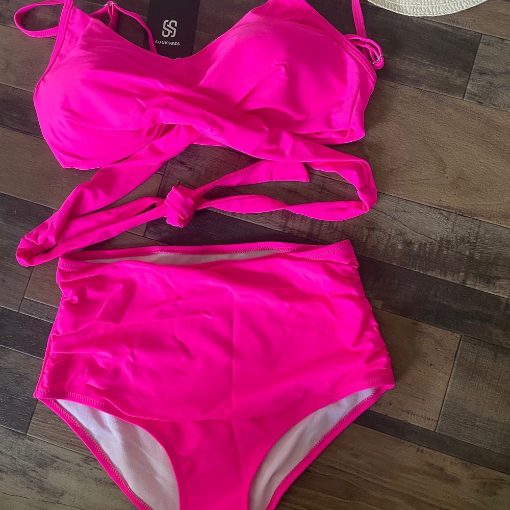 2 piece hott pink bathing suit